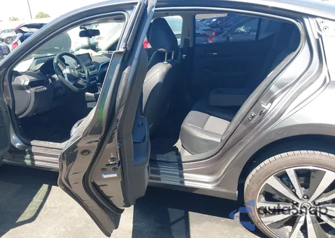 2022 Nissan Altima Sr Intelligent Awd z USA, uszkodzony, nr VIN 1N4BL4CW4NN390057